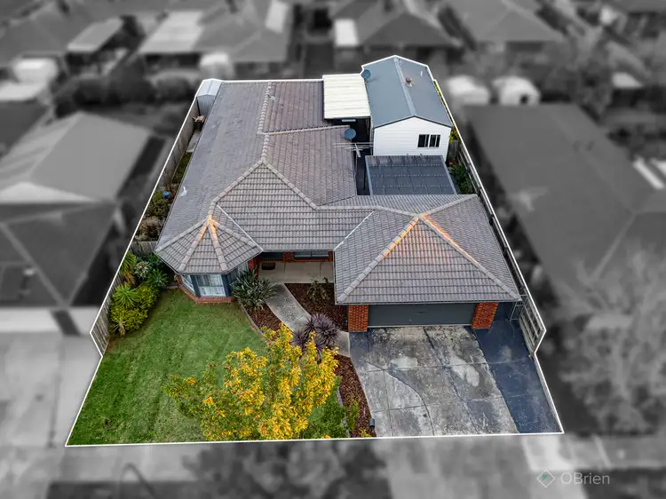 43 Cornwell Crescent, Cranbourne East VIC 3977