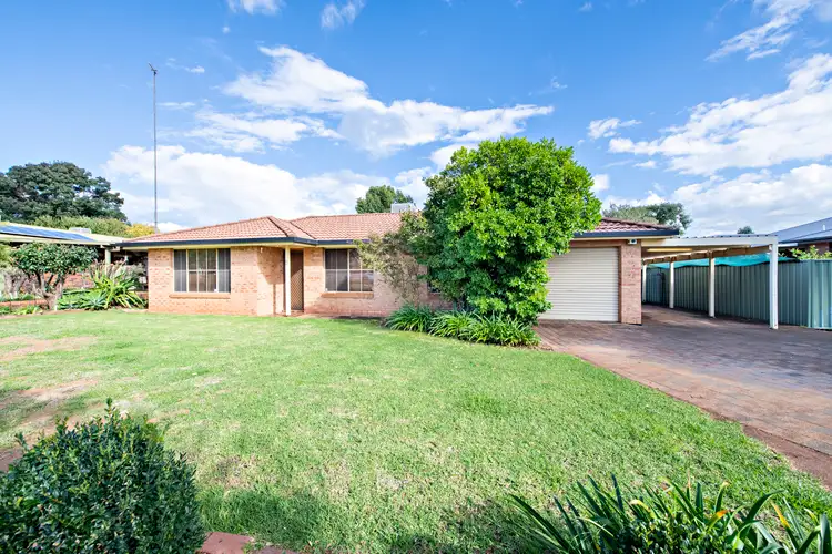 3 Tudor Place, Dubbo NSW 2830