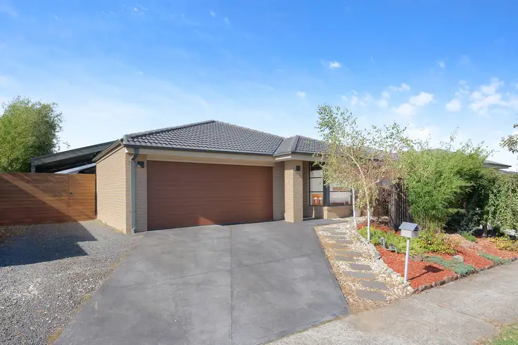 11 Dunraven Crescent, Doreen VIC 3754