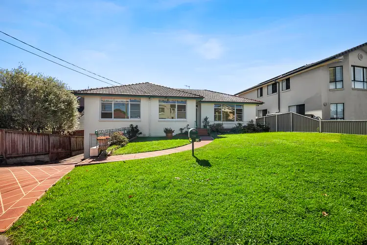 14 Valley View Road, Frenchs Forest NSW 2086