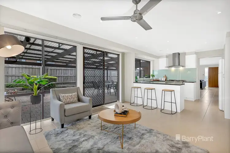 Third view of Homely house listing, 5 Whitfield Court, Mill Park VIC 3082