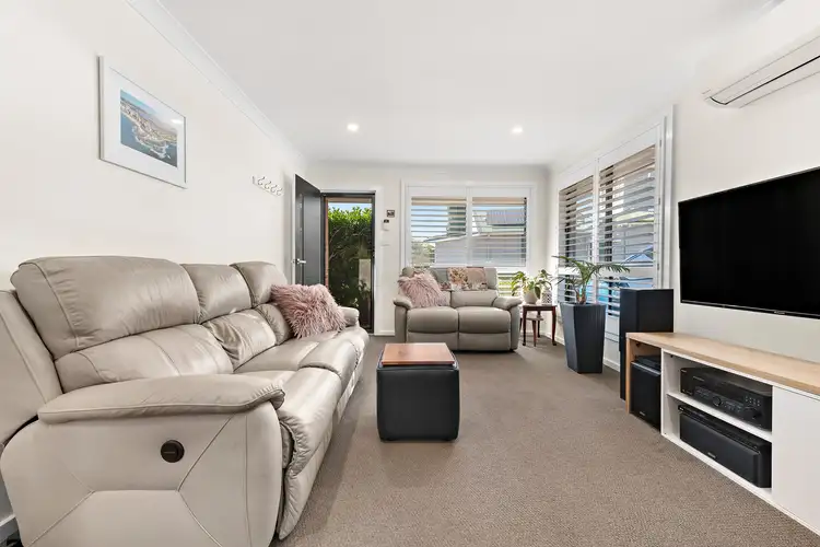 Third view of Homely villa listing, 2/292 Park Avenue, Kotara NSW 2289