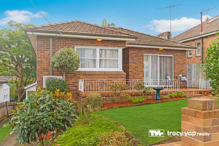 33 Anzac Avenue, Denistone NSW 2114