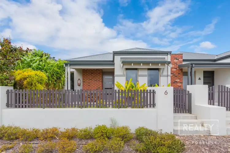 6 Betts Lane