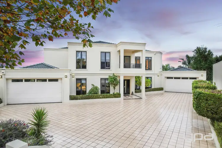 11 Fitzgerald Court, Taylors Lakes VIC 3038