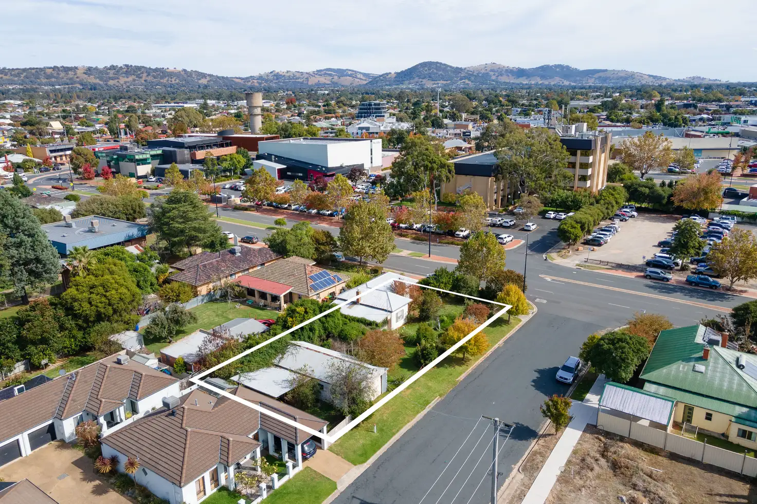 Main view of Homely house listing, 10 Havelock Street, Wodonga VIC 3690