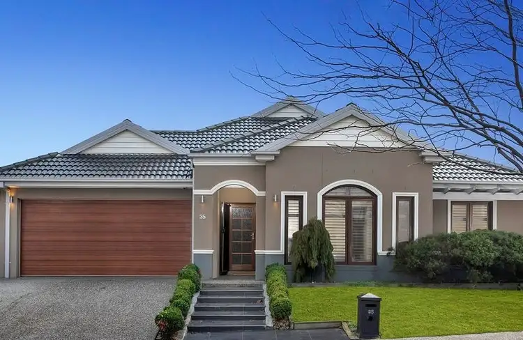 35 Otago Loop, Caroline Springs VIC 3023