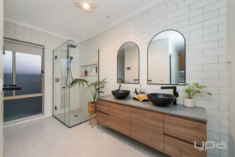 Sixth view of Homely house listing, 32 Heysen Parkway, Caroline Springs VIC 3023
