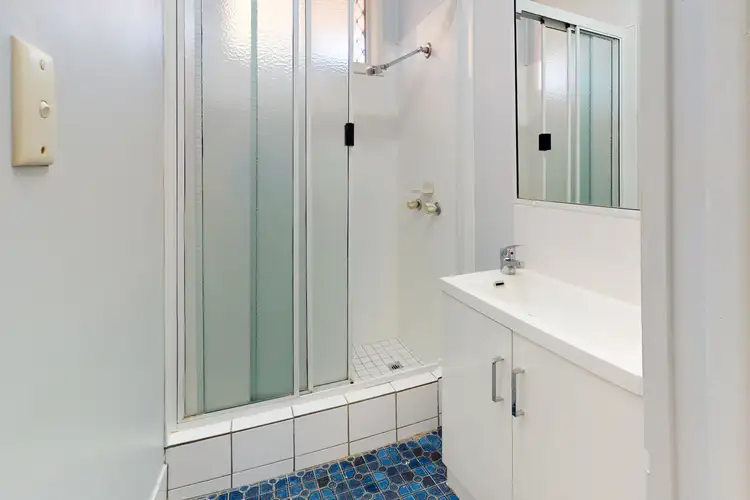 Fifth view of Homely unit listing, 8 Weinholt Street, Allenstown QLD 4700