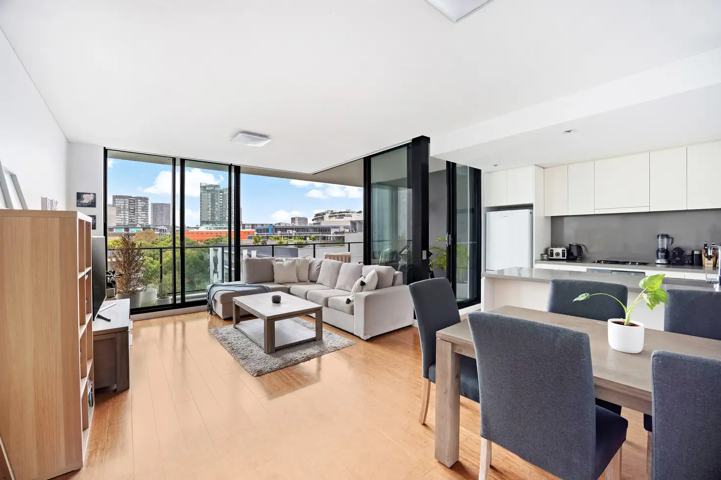 Main view of Homely apartment listing, 404/828 Elizabeth Street, Waterloo NSW 2017