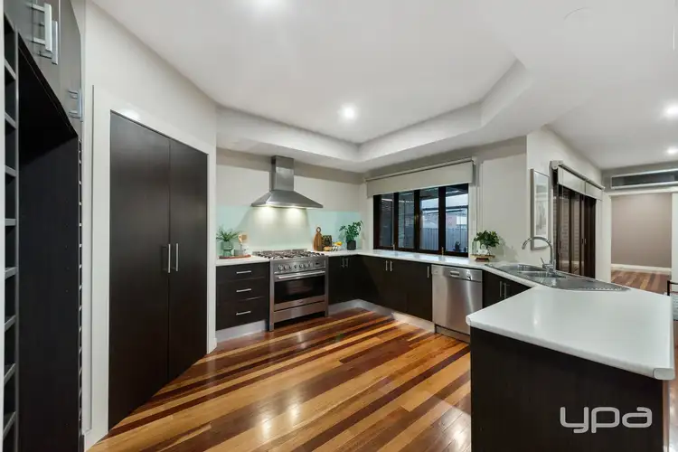 Fifth view of Homely house listing, 33 Barringo Way, Caroline Springs VIC 3023
