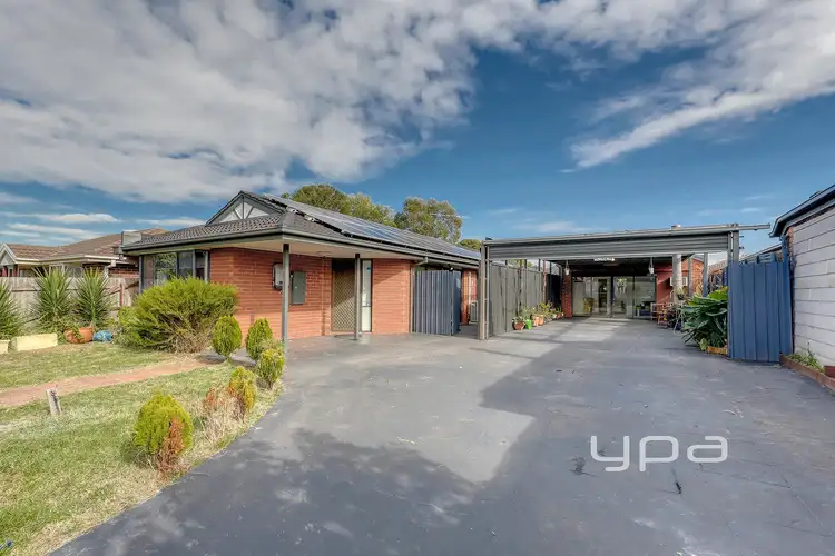 12 Reading Close, Roxburgh Park VIC 3064