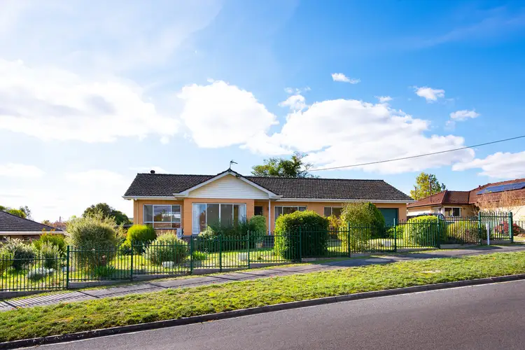 27 Etty Street, Castlemaine VIC 3450