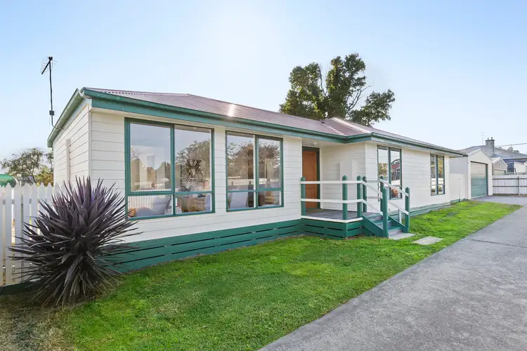Main view of Homely unit listing, 2/31 Campbell Street, Colac VIC 3250