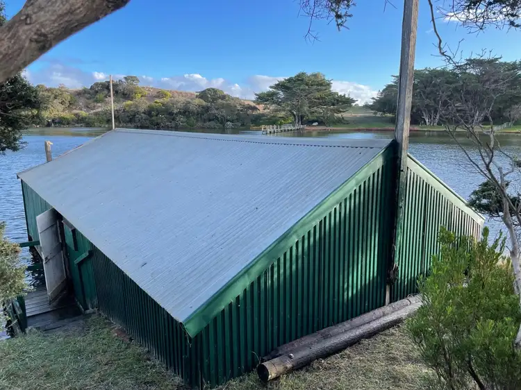 6 Boat Shed Road, Nelson VIC 3292