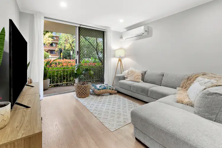 2/11 William Street, Hornsby NSW 2077