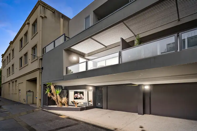 7 Magenta Place, Carlton VIC 3053