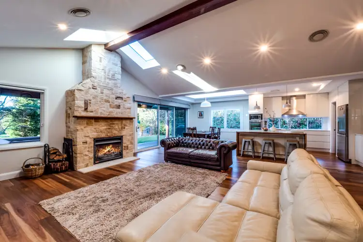 7 Chancery Lane, Wentworth Falls NSW 2782