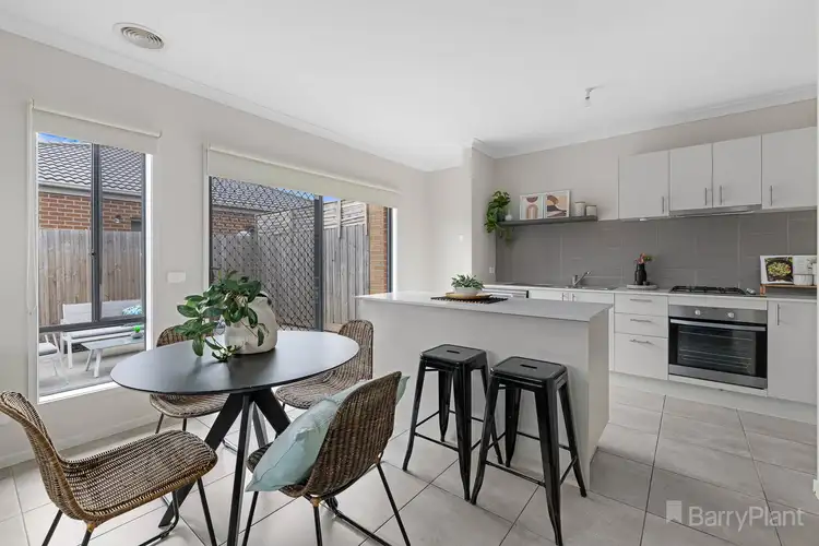 Sixth view of Homely house listing, 1 Auburn Close, Pakenham VIC 3810