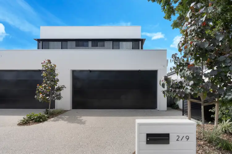 Main view of Homely villa listing, 2/9 Albion Avenue, Miami QLD 4220