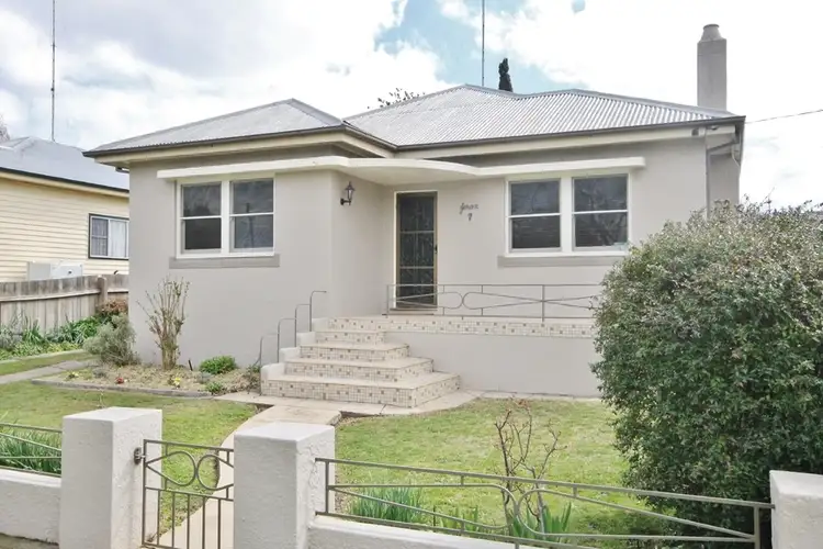 7 Torch Street