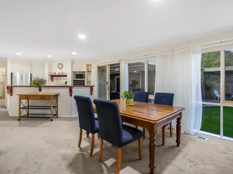 Fifth view of Homely house listing, 2 Leonard Avenue, Berwick VIC 3806