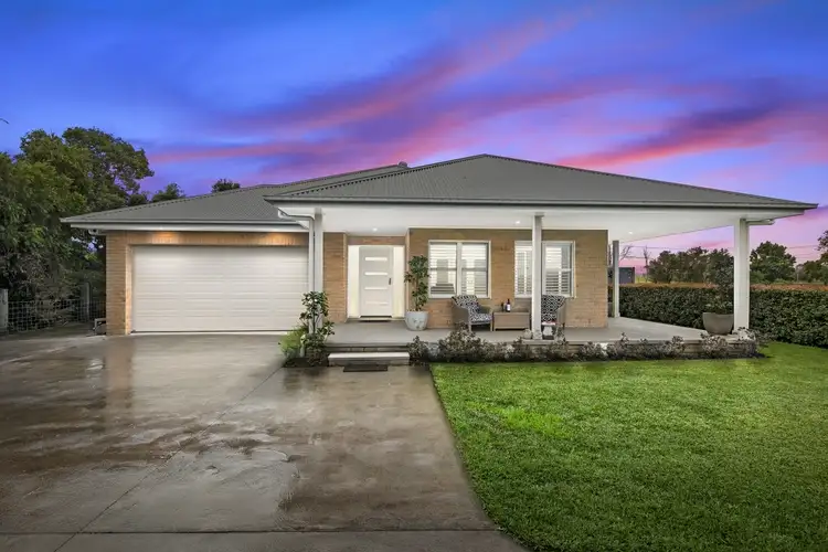 8 Sharkeys Lane, Lorn NSW 2320