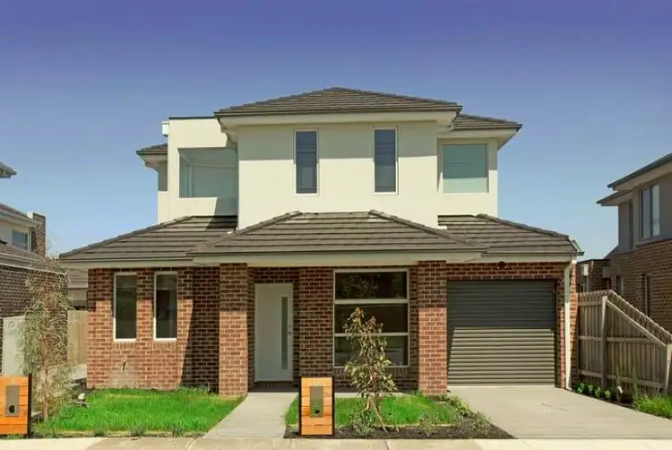 1/3 Travers Street