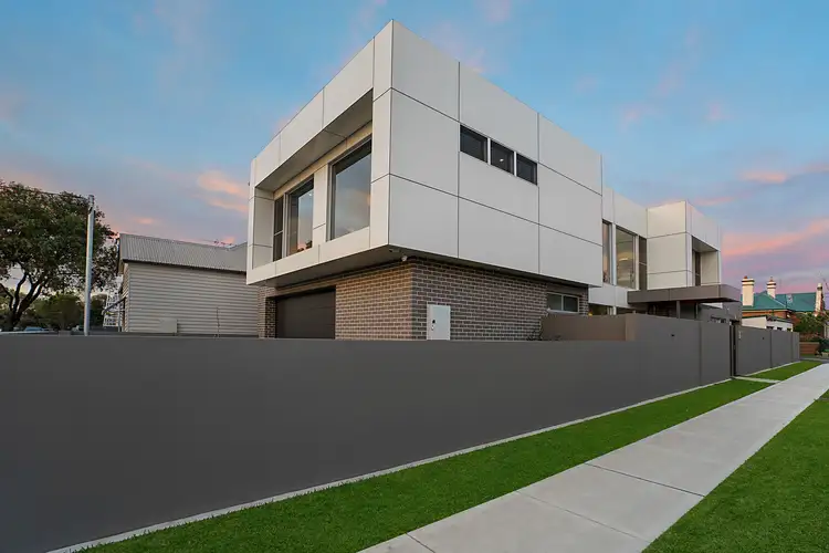 17 Eddy Street, Hamilton NSW 2303