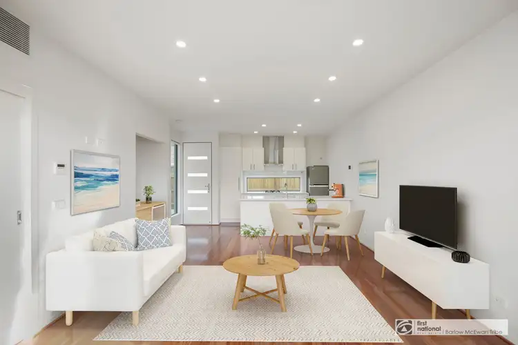 2/4 Robin Street, Altona VIC 3018