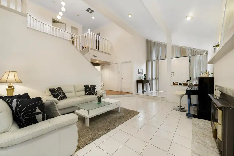 Second view of Homely house listing, 5 Krona Rise, Keilor Lodge VIC 3038