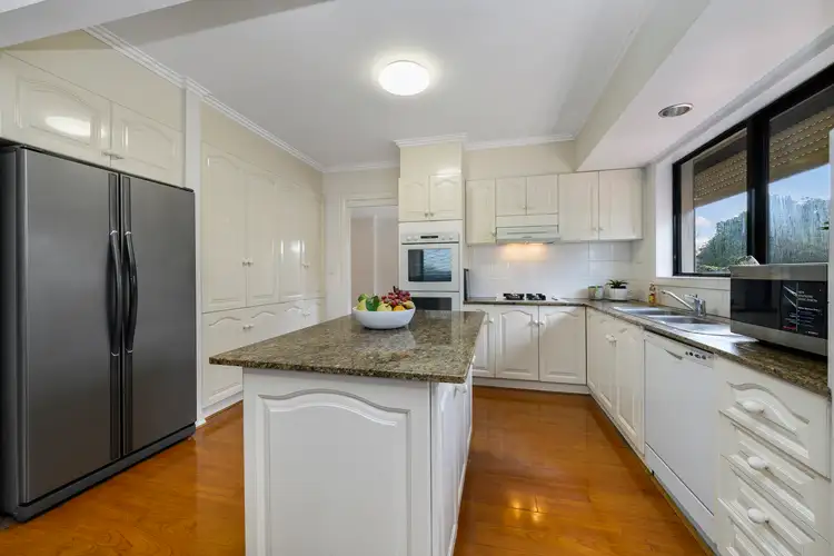 Sixth view of Homely house listing, 5 Krona Rise, Keilor Lodge VIC 3038