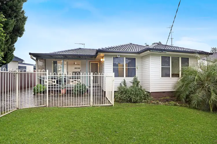 24 Jindalee Avenue, Kanahooka NSW 2530