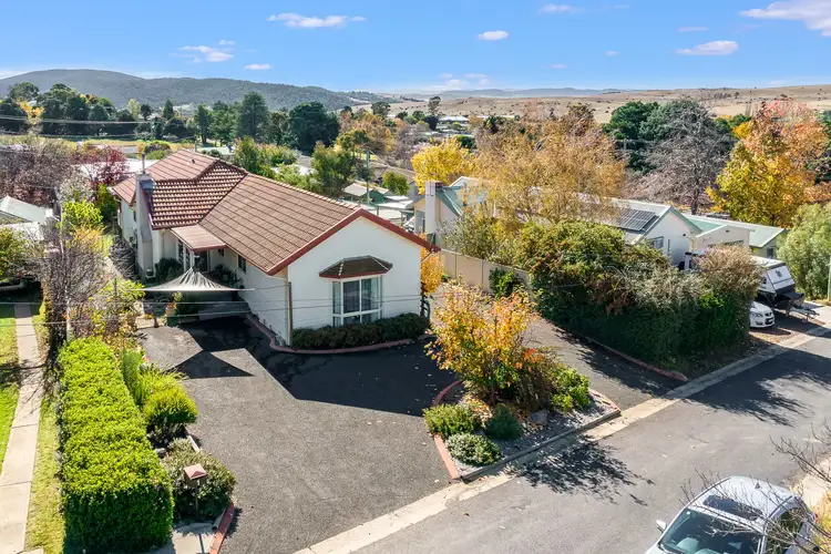 1 Kiewa Place, Cooma NSW 2630