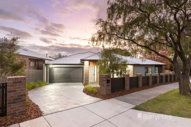9A Midhurst Road, Croydon VIC 3136