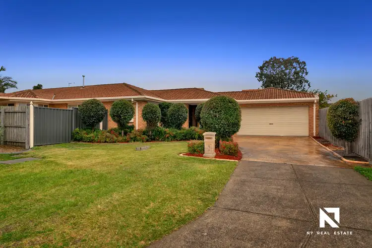 10 Aikshaw Close, Hillside VIC 3037
