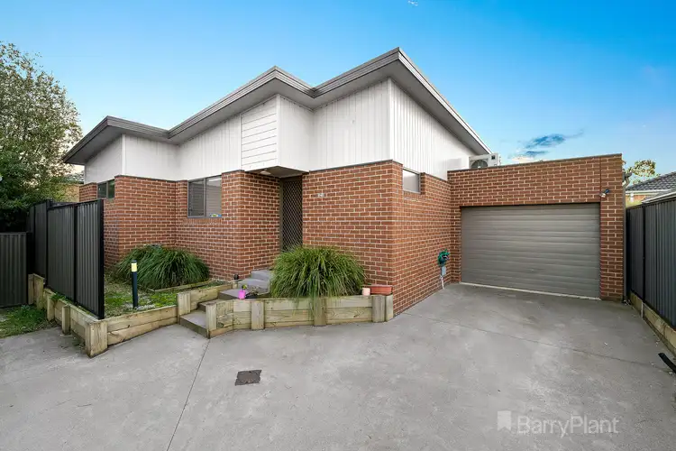 2/12 Spaniel Lane, Pakenham VIC 3810