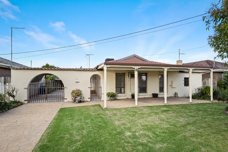 560 Kemp Street, Lavington NSW 2641