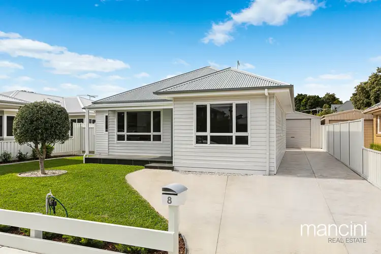 8 Curlew Avenue, Altona VIC 3018