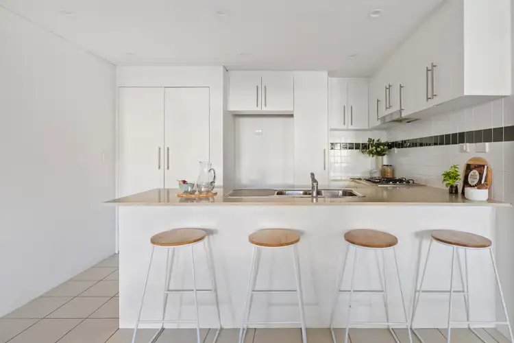 Third view of Homely apartment listing, 3/52-54 Gordon Street, Manly Vale NSW 2093