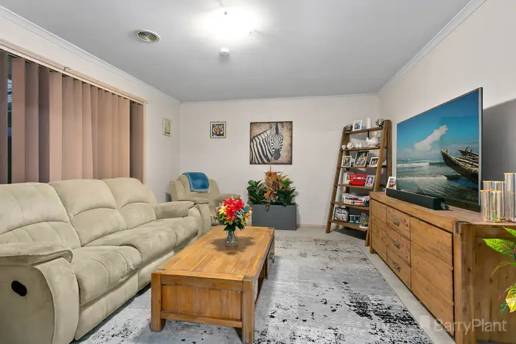 Fifth view of Homely house listing, 1 Jacqueline Place, Pakenham VIC 3810
