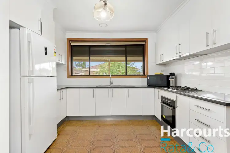 Fifth view of Homely house listing, 1 Chateau Court, Thomastown VIC 3074