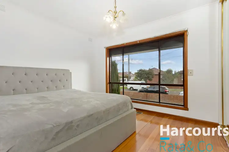 Sixth view of Homely house listing, 1 Chateau Court, Thomastown VIC 3074