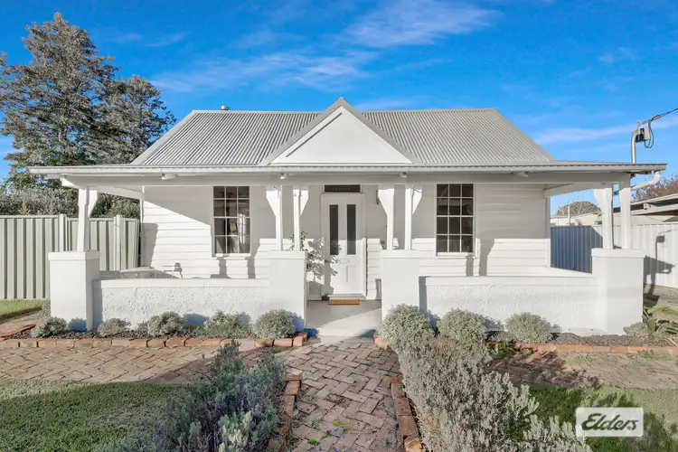 18 Oxford Street, Chiltern VIC 3683