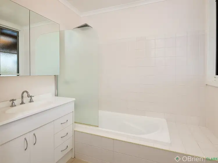 Sixth view of Homely house listing, 4 Fenton Street, Warragul VIC 3820