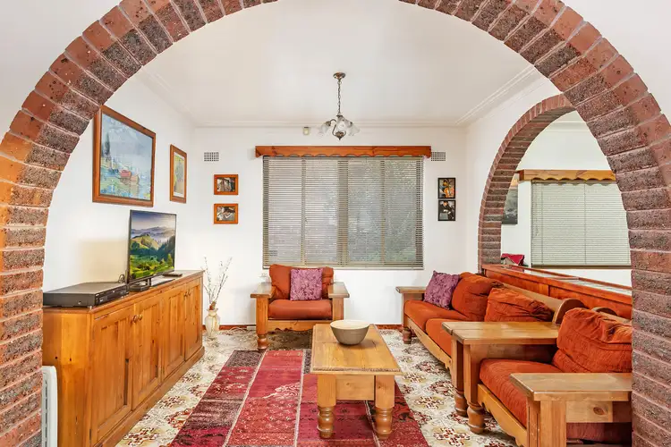 Fifth view of Homely house listing, 2 Buena Vista Avenue, Lake Heights NSW 2502