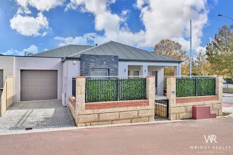 1/166 Kingsway, Darch WA 6065