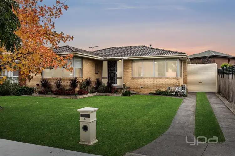 4 Woodstock Drive, Gladstone Park VIC 3043