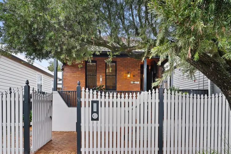 15 Brooklyn Street, Tempe NSW 2044
