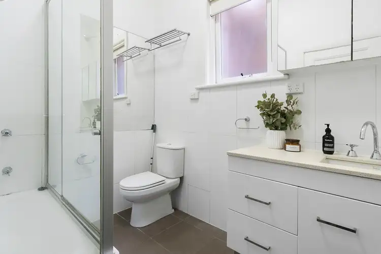 Fourth view of Homely apartment listing, 5/5 Ormond Esplanade, Elwood VIC 3184